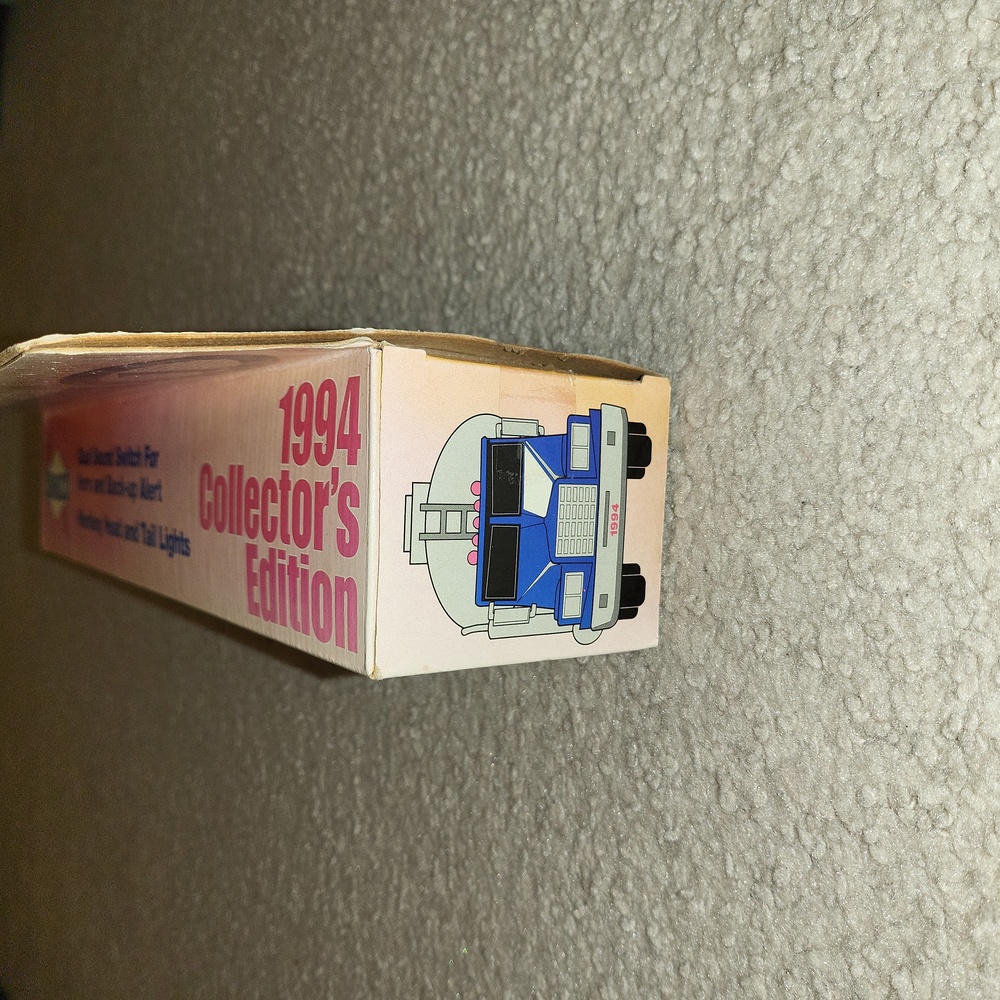 Sunoco 1994 Toy Tanker Truck Collector's Edition - Picture 3 of 6